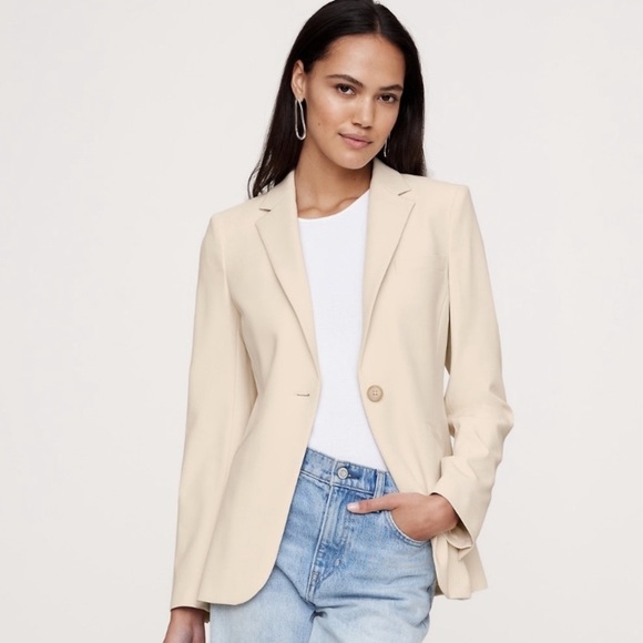 NWT! Banana Republic Transition Cream White Slim Refined Blazer - Size 10 💎 - Picture 1 of 10
